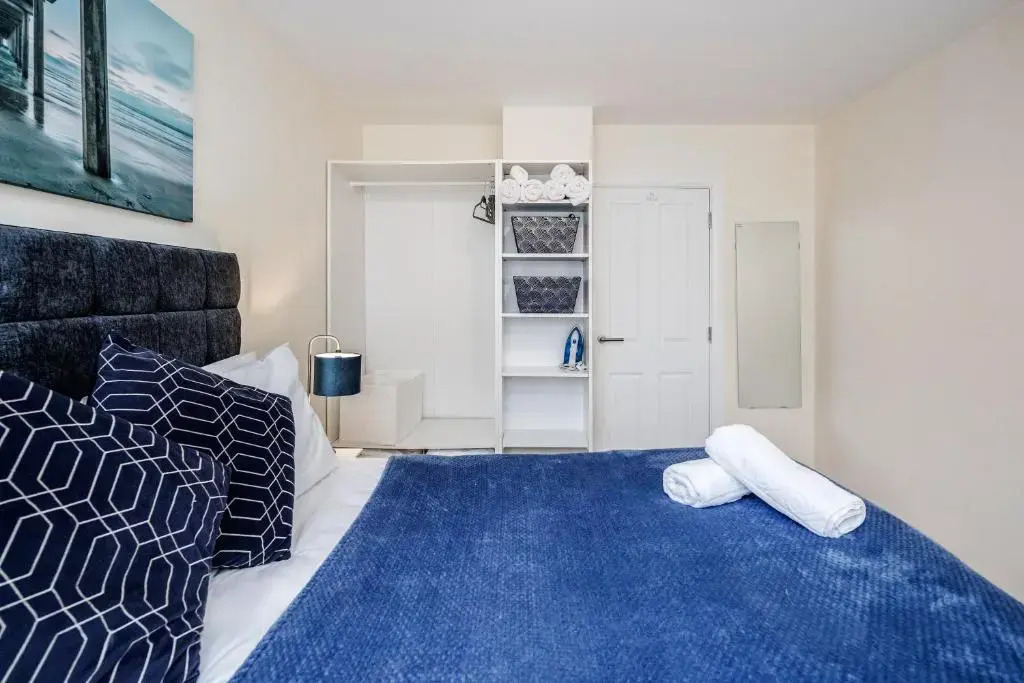 REAL - Queens Apartments F1