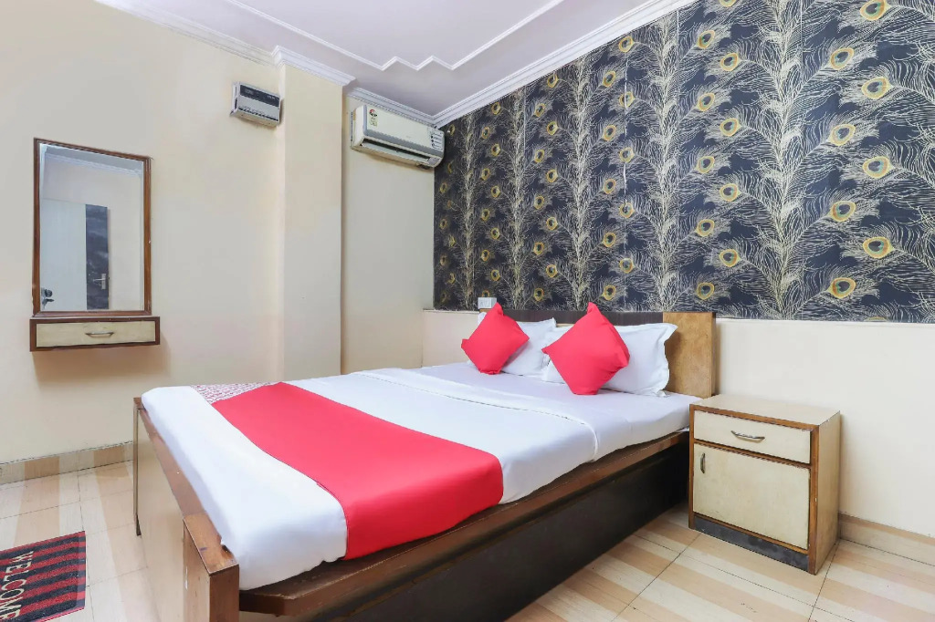 OYO 60098 Radhey Inn