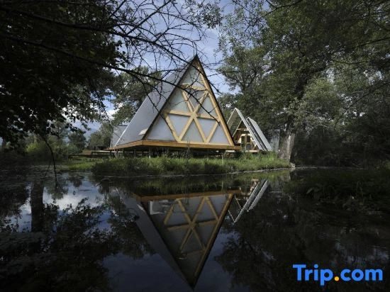 Xinlü Resort Hotel (Formerly Xinjiang Culture and Tourism Air Grassland Resort Hotel), Nalati