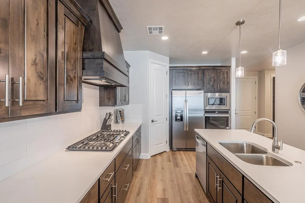 Canyon Crest Escape