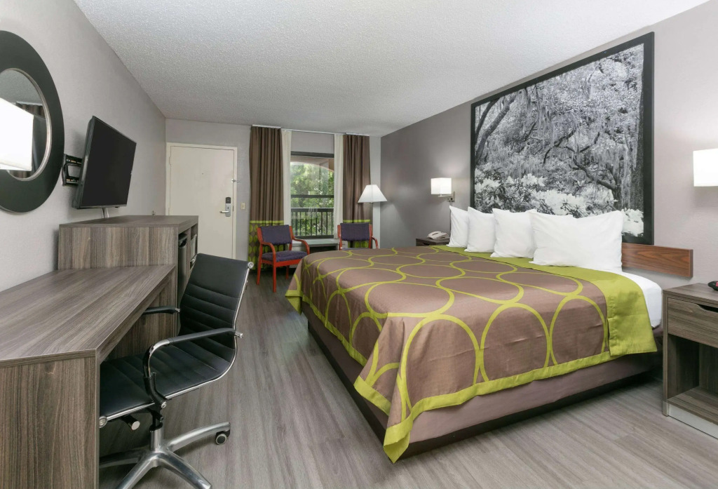 Super 8 by Wyndham Diberville Biloxi Area