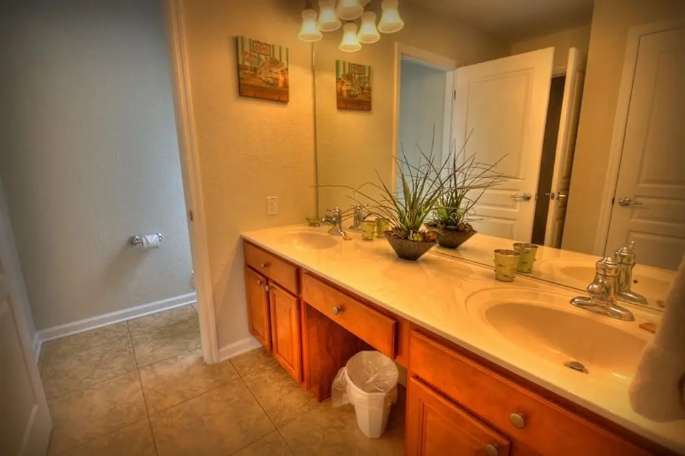 6BR 4BA Home in Windsor Hills by CV-2579