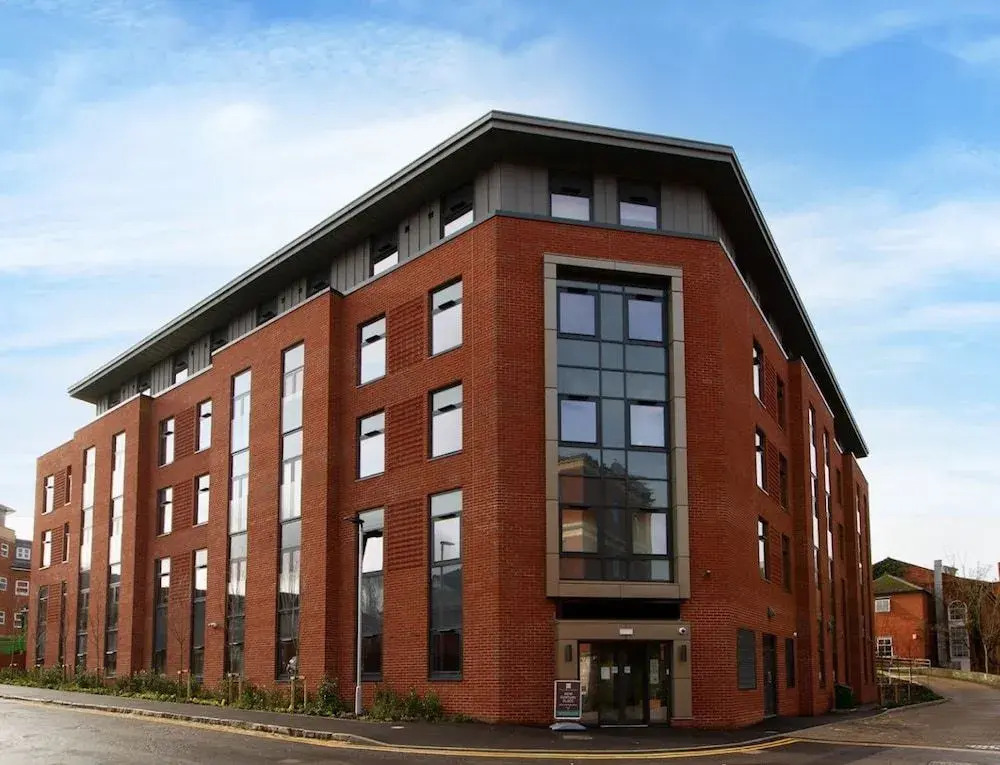 Modern Studios - READING