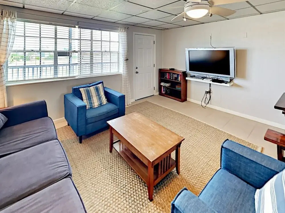 700 Island Retreat Rd - 2 Br Home