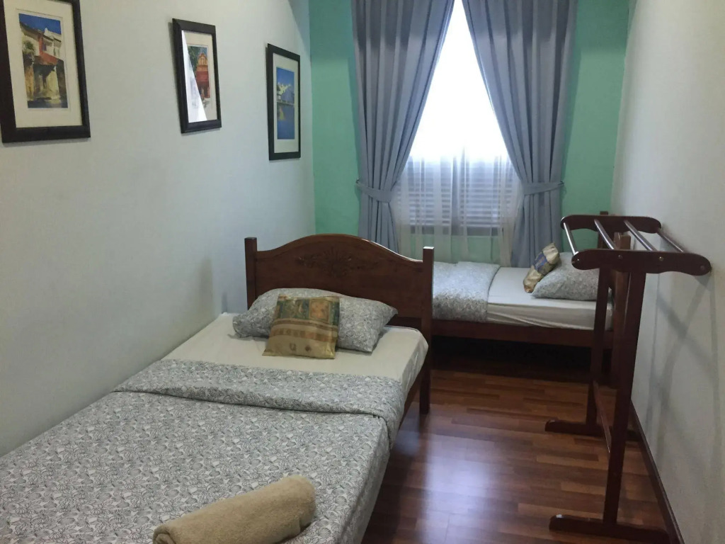 1511 Guest House