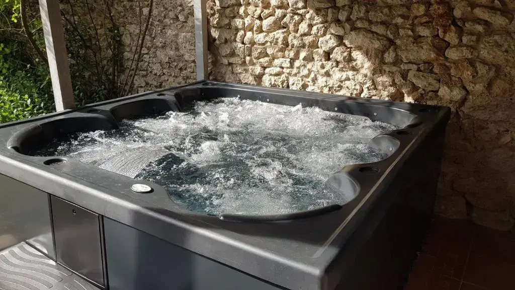 Le Cloitre Saint-Liphard
