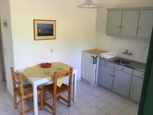 The Filoxenia Apartments, Nikiana