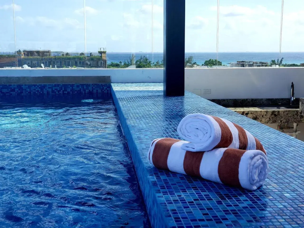 3BDR 3BTH Walk to Beach Pool On site Downtown Condo Natz Ti Ha K201