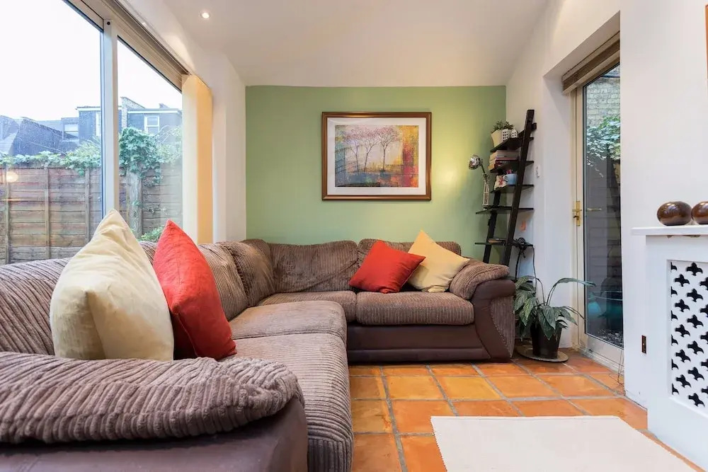 2 Bedroom Garden Apartment near Wimbledon