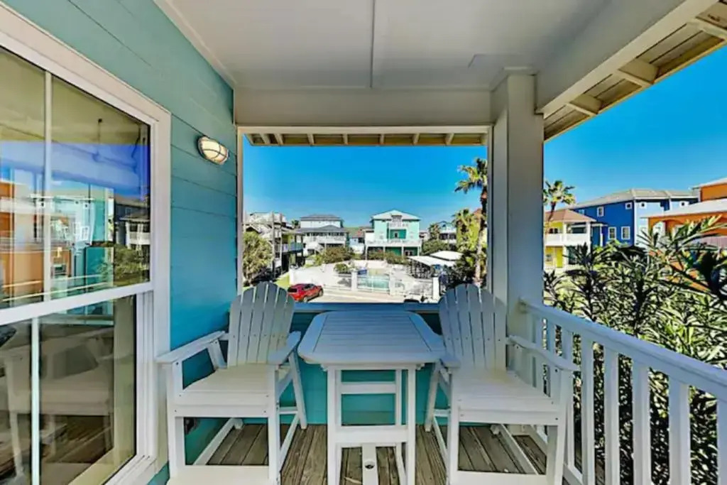 Steps to The Beach! Beautiful 4 BDRM 5 Bath Home W/Pool & Hot Tub