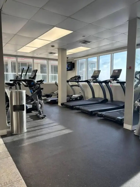 Beachfront Studio Pool Gym & Ping Pong