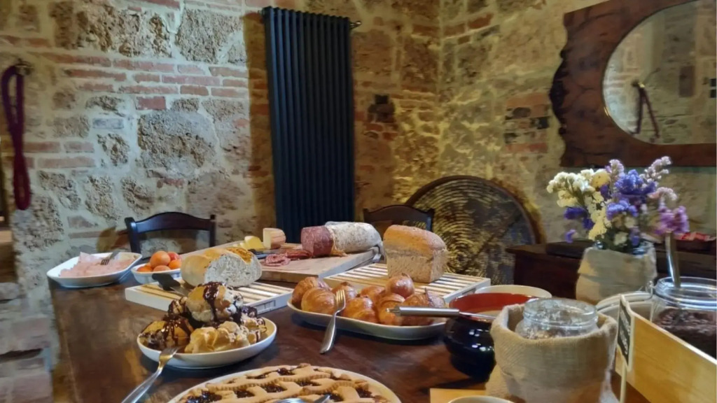 Podere Della Bruciata a Beautiful Farmhouse Dating Back to the 18th Century -podere Della Bruciata