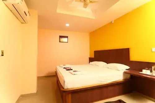 Avinashi Suites