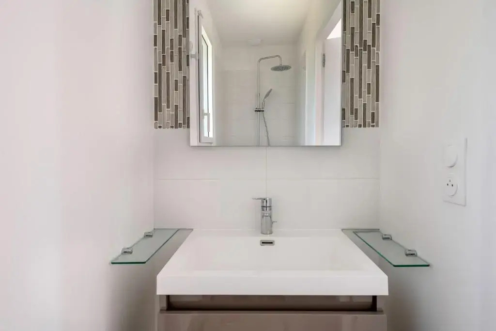 Maison moderne pour 4 personnes a Saint-Gildas-de-Rhuys