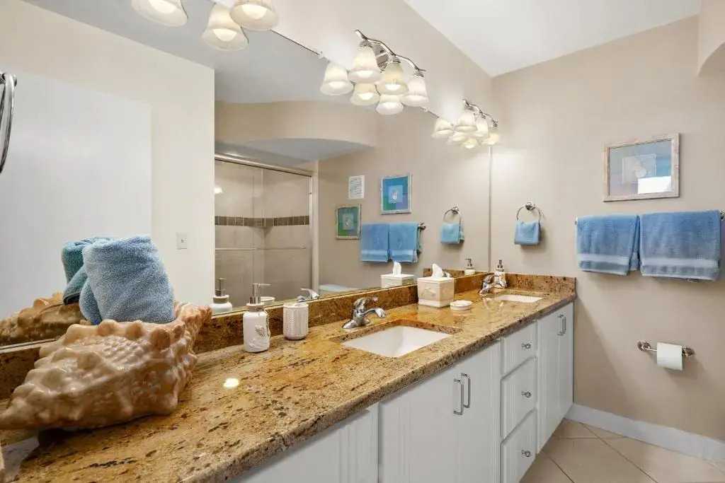 Bahia Vista 14-361, Isla Del Sol, 2 BR, Heated Pool, Spa, Near Beach, WiFi