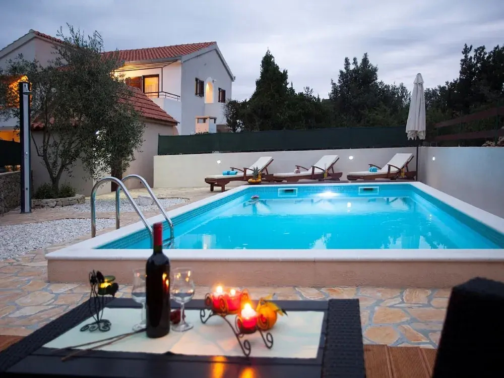 Holiday House With sea View, Outdoor Pool and Free Private Parking