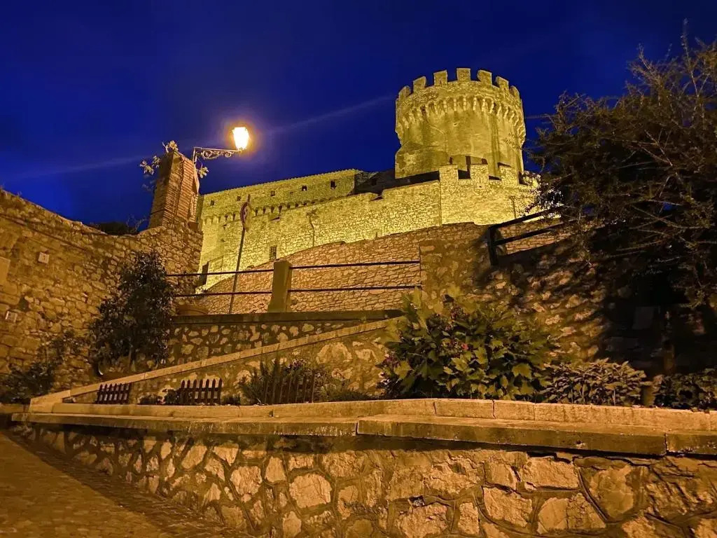 "Le Pietre Silenti" Antica Dimora Del 1300' (Adults Only)