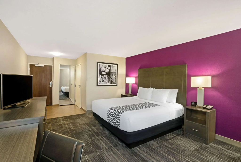 La Quinta Inn & Suites By Wyndham Columbus Ms