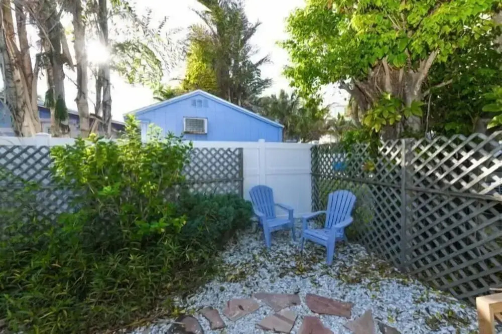 110 31st St 2 Bedroom Cottage by RedAwning
