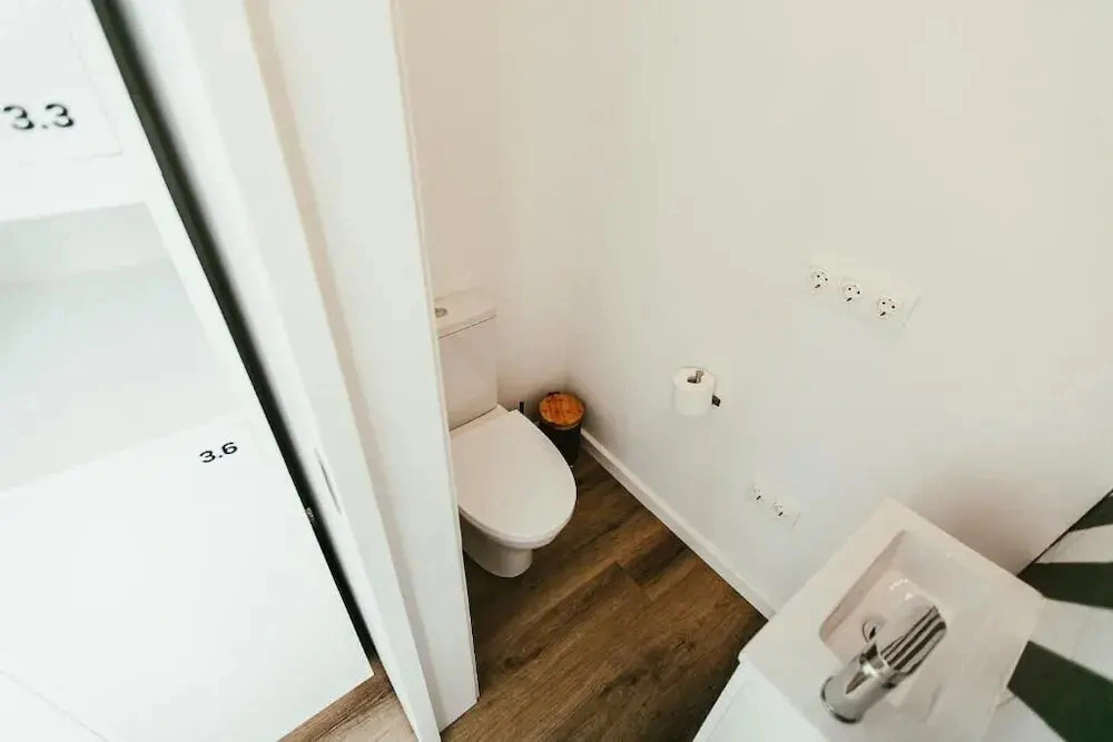 Aires Hostel