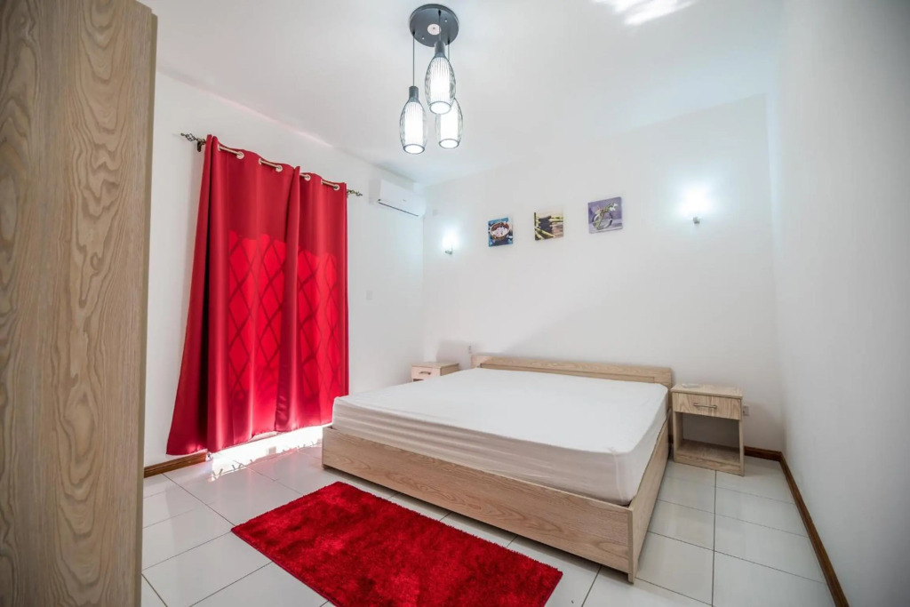 Jade Apartment