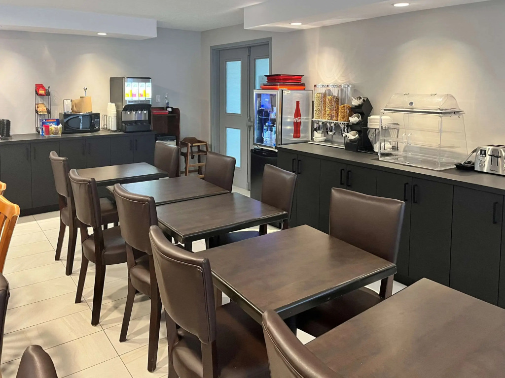 Econo Lodge Airport Quebec