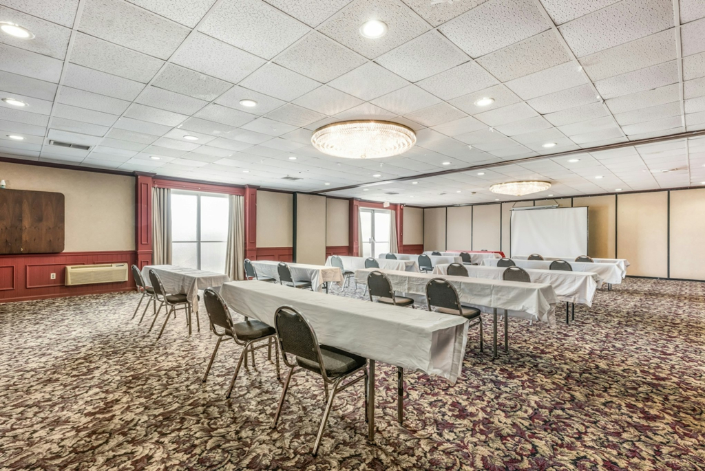 Red Carpet Inn & Suites