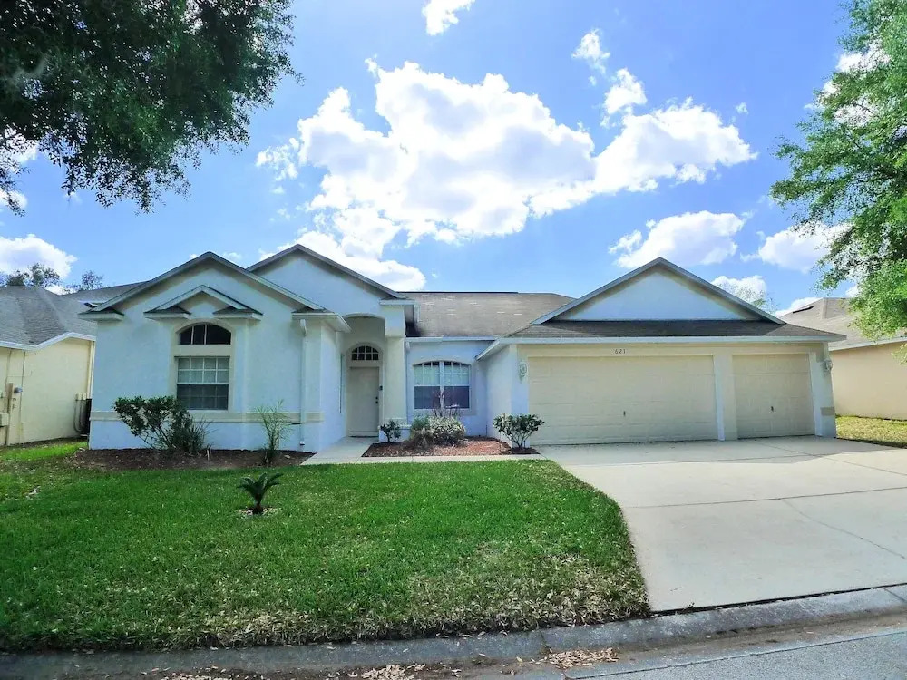 5 BED Pool Home ON Gated Community