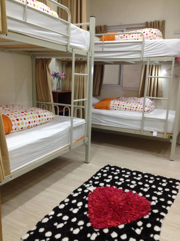 Pineapple Backpackers Hostel