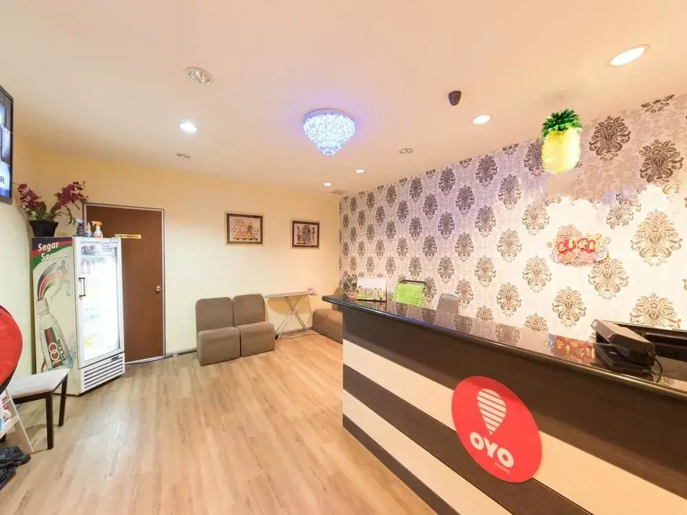 OYO 162 FB Hotel