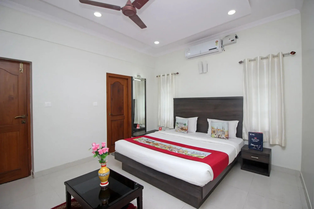 JCR Comfort Homestay By OYO Rooms