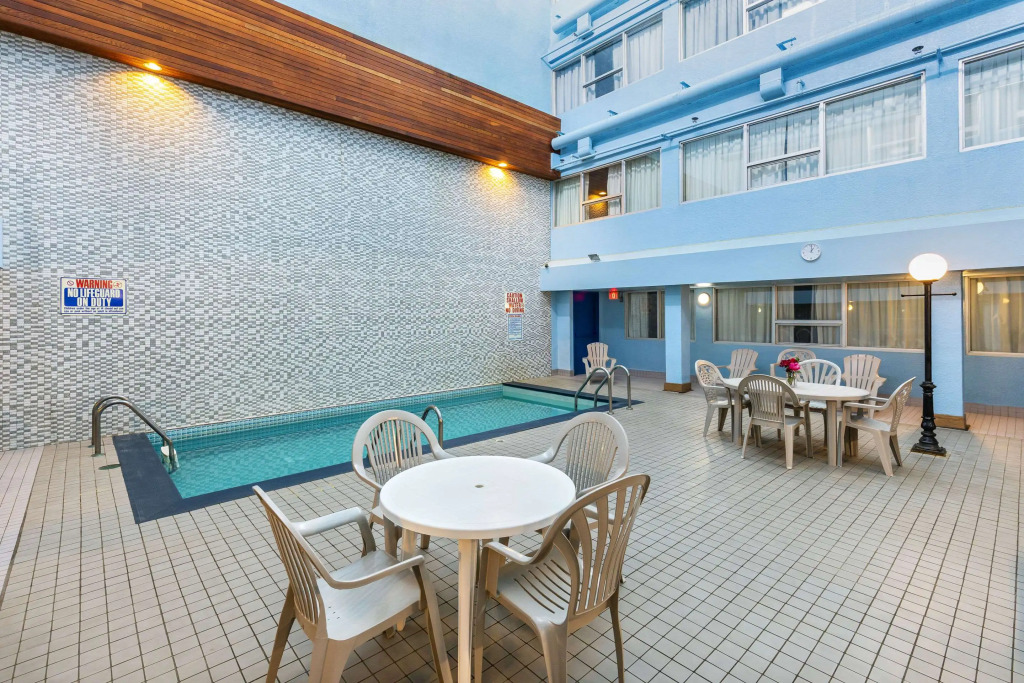 Comfort Inn & Suites