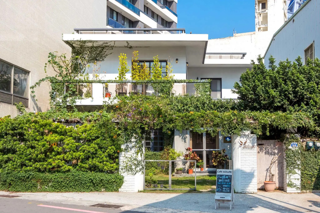 IsShoNi house