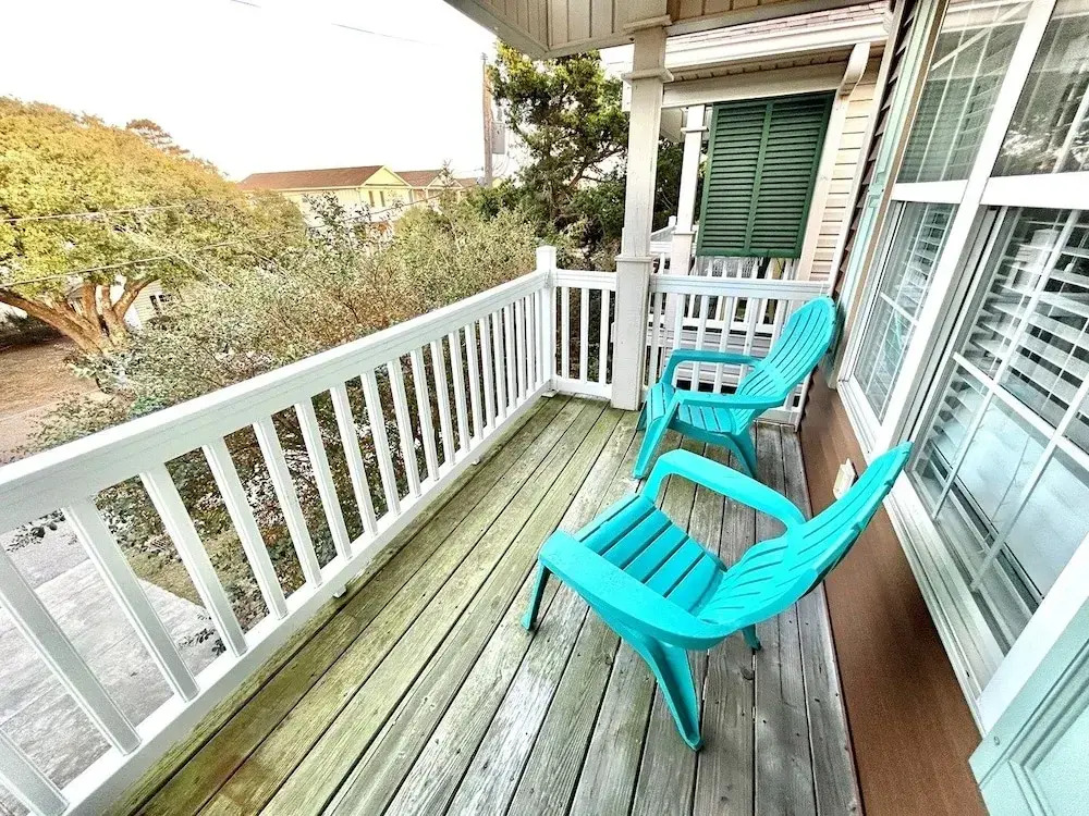 121 B 7th Ave South 4 Bedroom Home by RedAwning