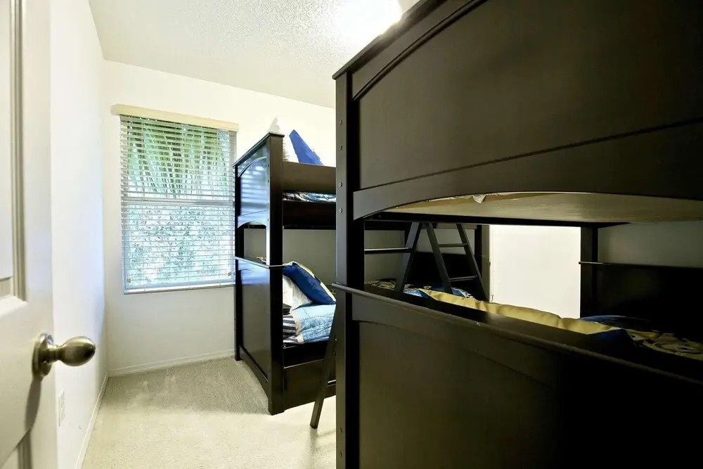 5113 Compass Bay