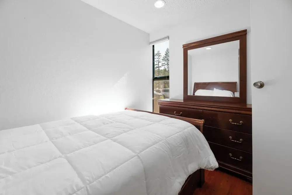 Lakeview Condo