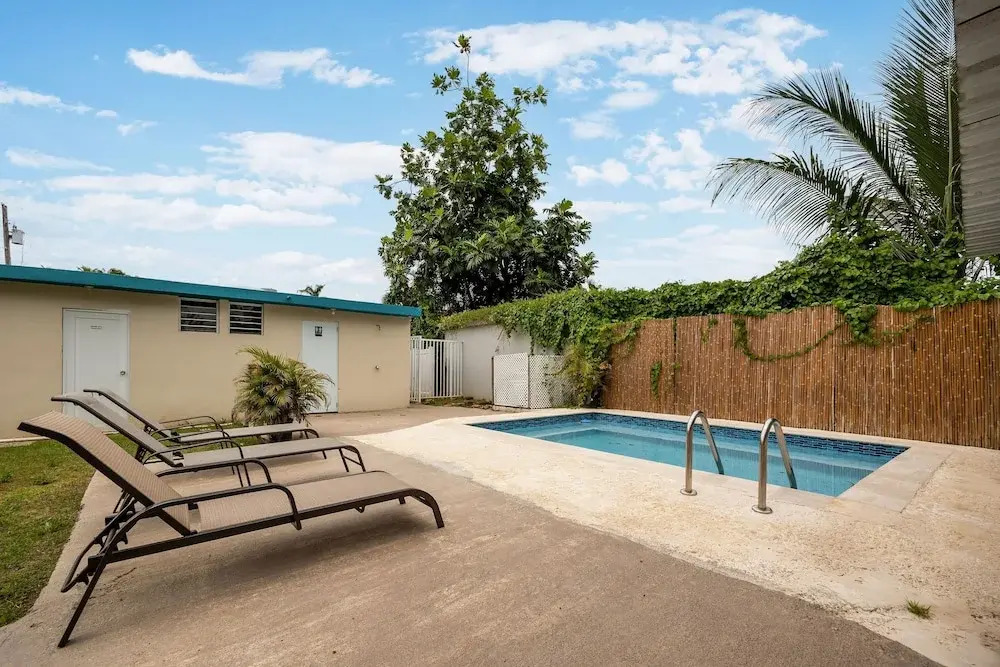 Private Pool Pet-friendly Steps to the Beach