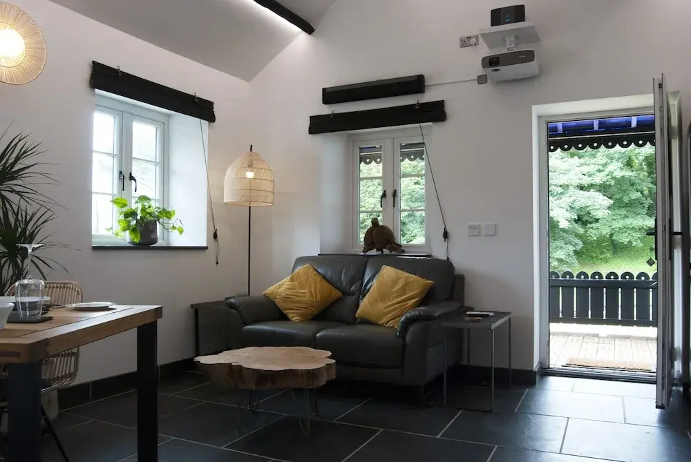 Lower Winsford Apartments & Rooms