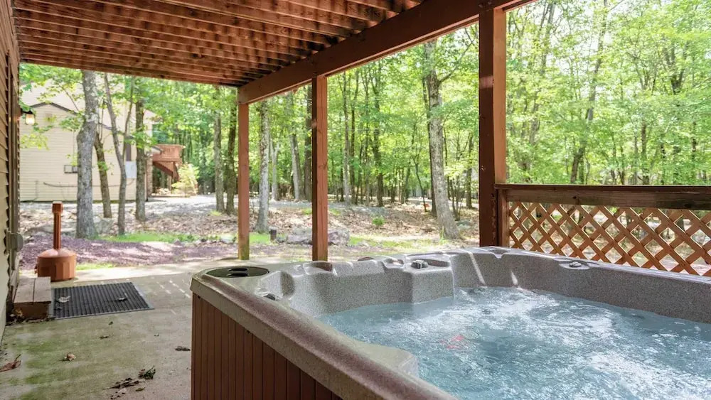 Coyote Cabin by Avantstay Hot Tub + Walk to Lake