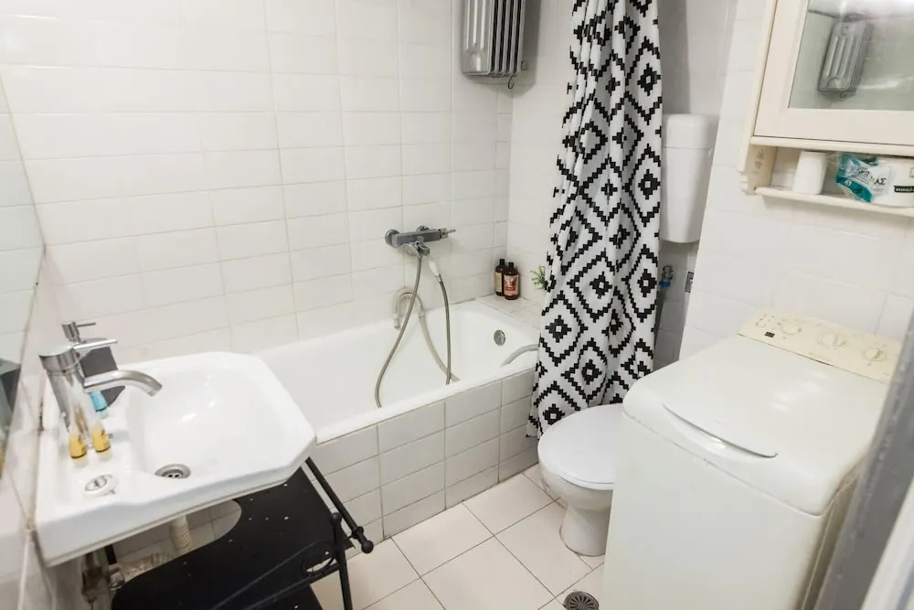 Gorgeous 2 bedrooms apt at Exarcheia