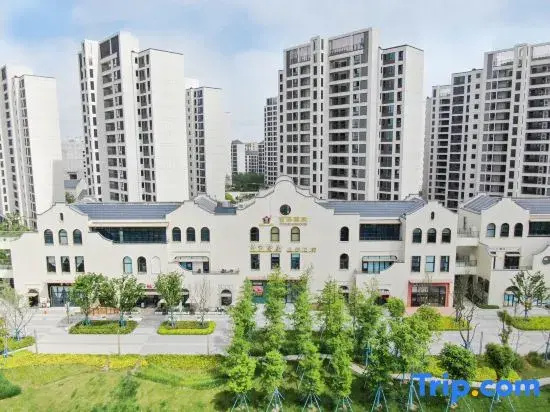 Shanghai Starry Sky Manju Theme Hotel (Haichang Ocean Park Branch)