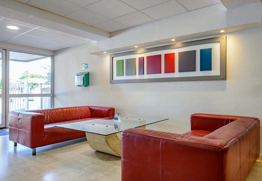 B&B HOTEL Nîmes Ville Active, parking sécurisé gratuit