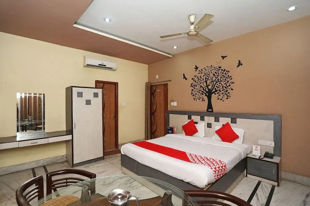 OYO 1379 Hotel HKJ International