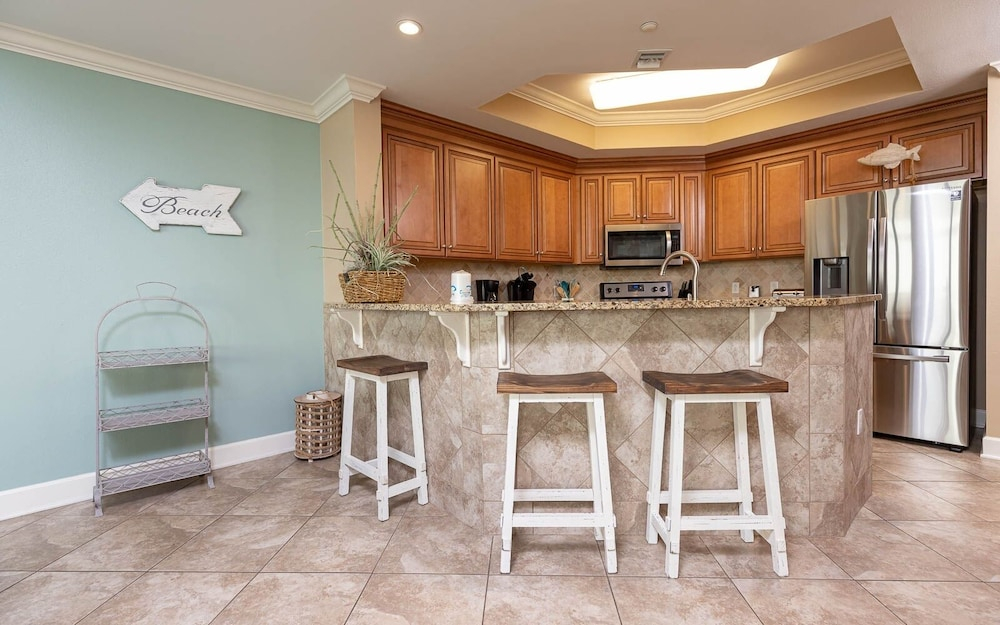 The Oasis 603 Formerly Phoenix West Ii 603 3 Bedroom Condo