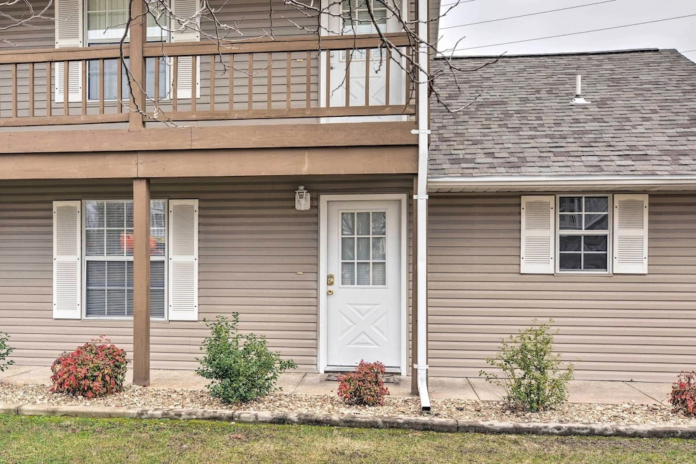 Unit 3 Mi to Branson Strip! Pool, Step-free Access