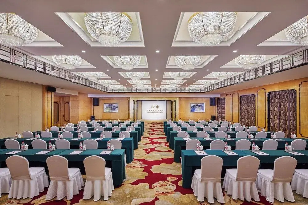 Yun-zen Jinling Lotus Hotel