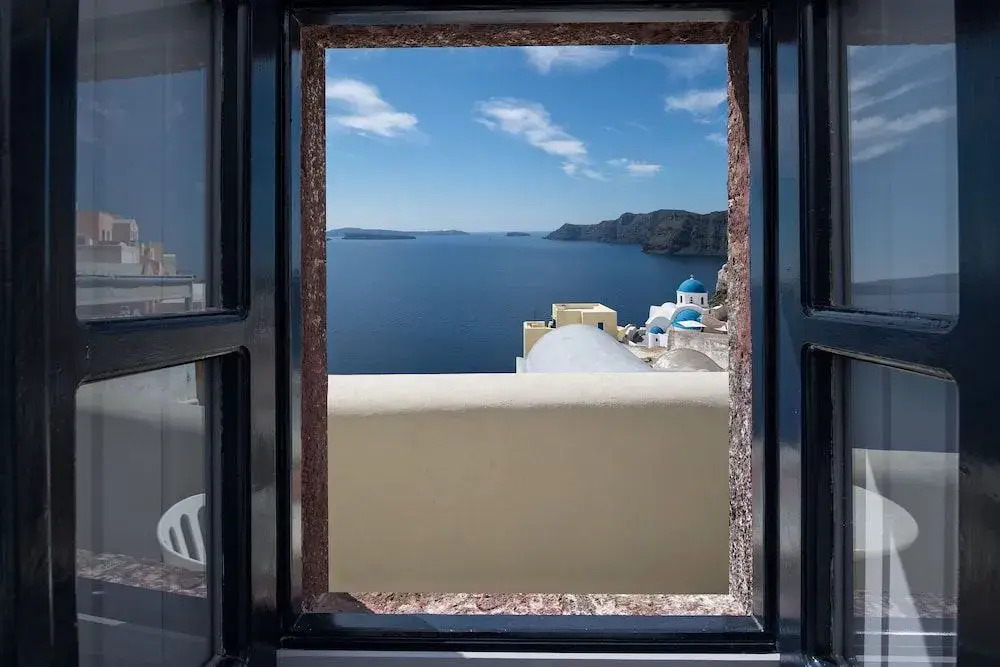 Aerie-Santorini