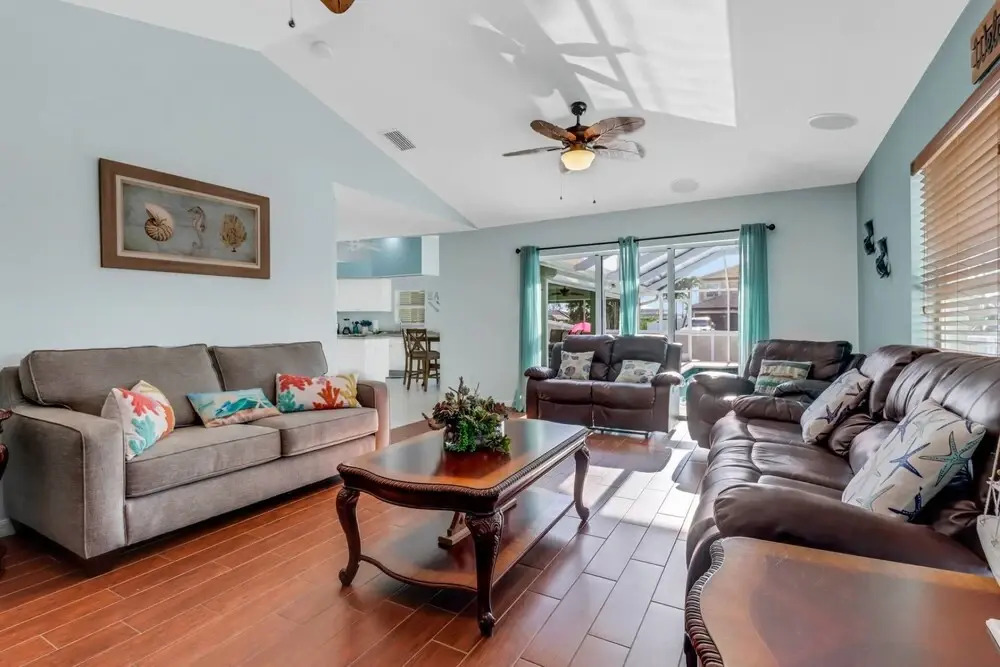 1722 SW 38th Ter
