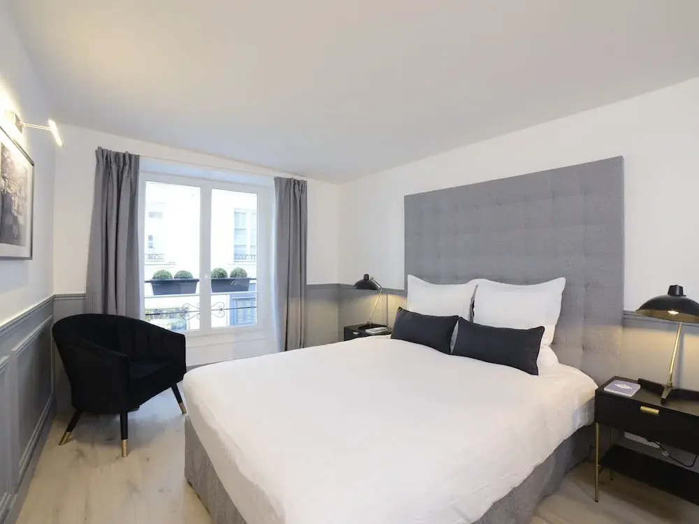 Luxury 4BDR Le Louvre I by Livinparis