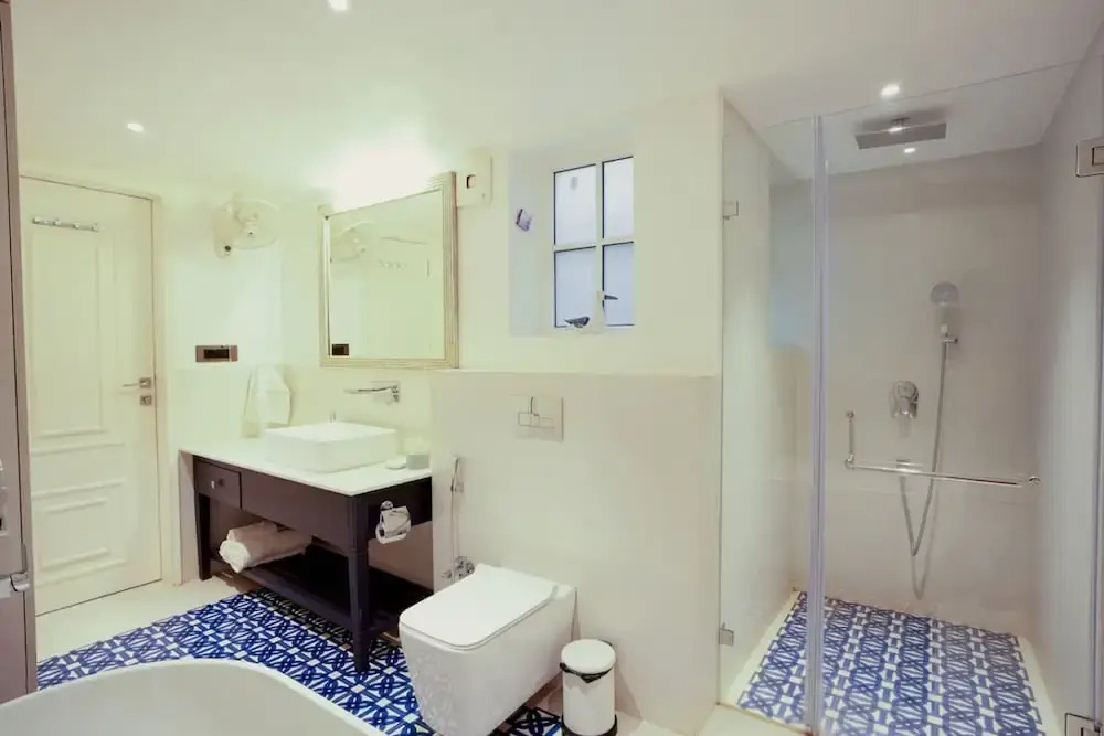 Villa Bauhinia - 5bhk With Pool 10 Mins to Beach